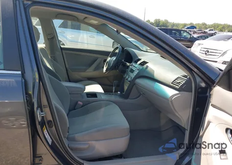 2009 Toyota Camry Le z USA, uszkodzony, nr VIN 4T1BE46K99U399163